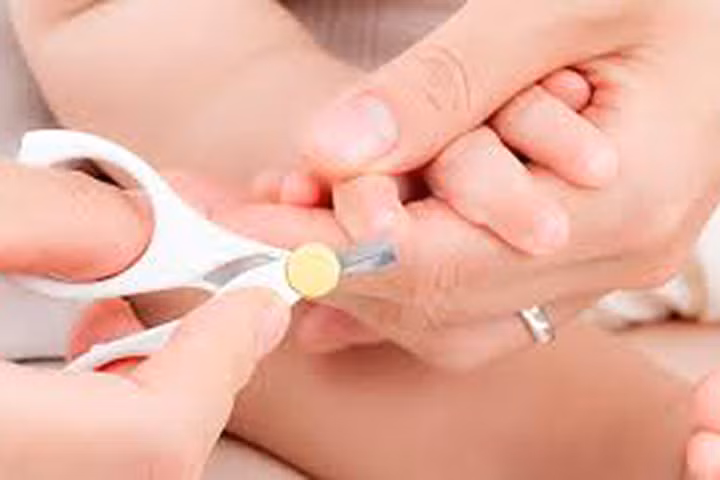 Hướng dẫn cách chăm sóc móng tay cho trẻ đúng cách