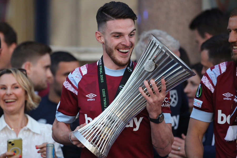 Declan Rice giúp West Ham vô địch giải Europa Conference League. Ảnh: ITN