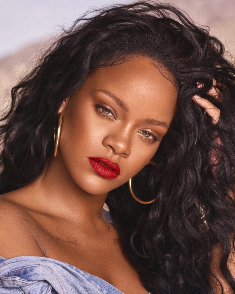 Rihanna thuộc nhóm ca sĩ có doanh thu cao nhất thế giới. Rihanna thuộc nhóm ca sĩ có doanh thu cao nhất thế giới.