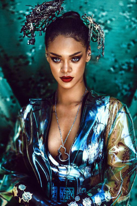 Rihanna từng có tuổi thơ không êm đềm. Rihanna từng có tuổi thơ không êm đềm.