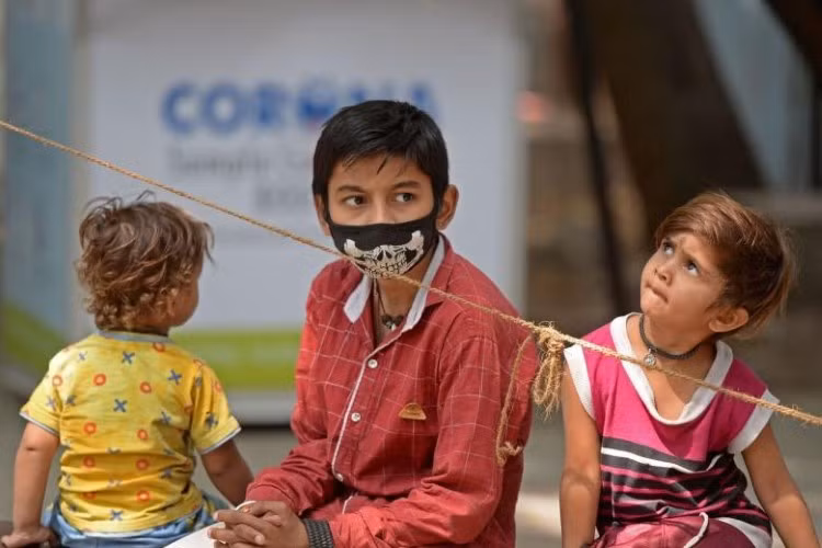 Hơn 75.000 trẻ em Ấn Độ mồ côi cha mẹ vì dịch Covid-19.