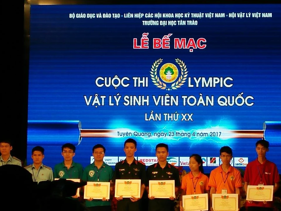 Lễ bế mạc và trao giải cuộc thi Olympic Vật lý sinh viên toàn quốc lần thứ XX năm 2017