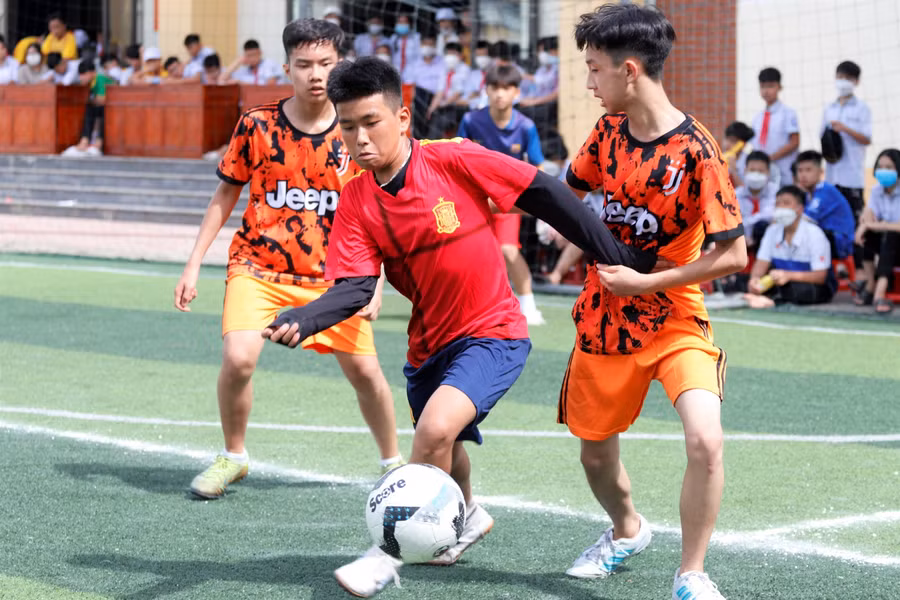 Các pha tranh chấp quyết liệt.