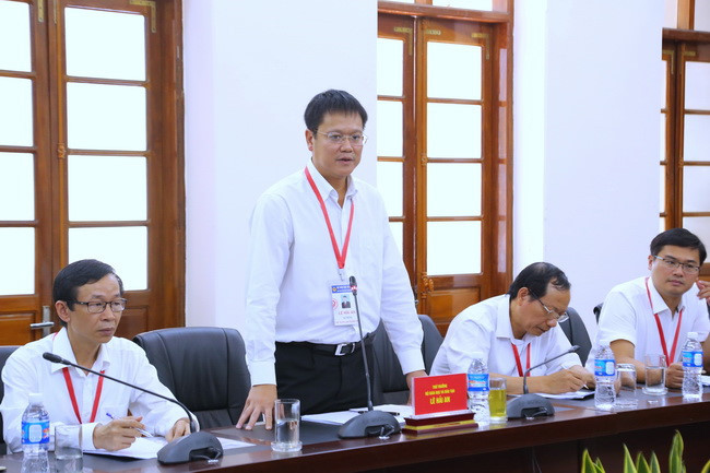 Thứ trưởng Lê Hải An yêu cầu Ban chỉ đạo thi, Hội đồng thi Sở GD&ĐT Hải Phòng không chủ quan đến khâu cuối cùng của kỳ thi THPT năm 2019. Thứ trưởng Lê Hải An yêu cầu Ban chỉ đạo thi, Hội đồng thi Sở GD&ĐT Hải Phòng không chủ quan đến khâu cuối cùng của kỳ thi THPT năm 2019.