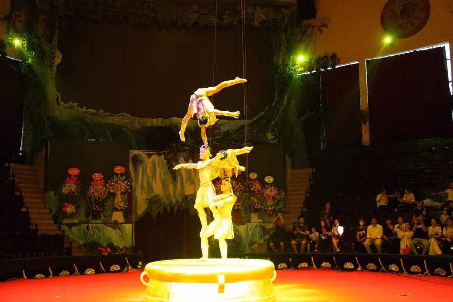 Nhiều tiết mục biểu diễn tốt nghiệp của học sinh được đánh giá tốt. Nhiều tiết mục biểu diễn tốt nghiệp của học sinh được đánh giá tốt.