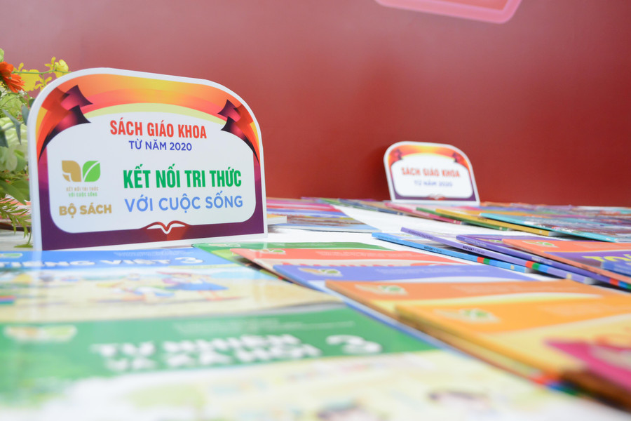 Sách giáo khoa mới đã tiệm cận với sách giáo khoa các nước phát triển. Sách giáo khoa mới đã tiệm cận với sách giáo khoa các nước phát triển.