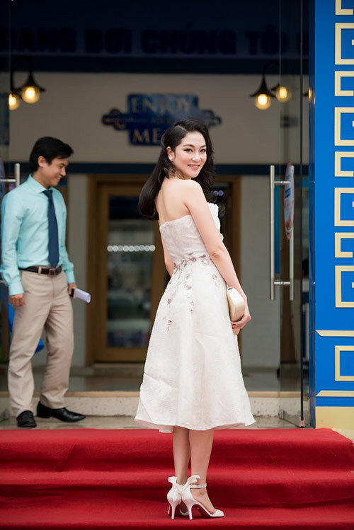 nguyen thi huyen dep man ma, quy phai di su kien - 1