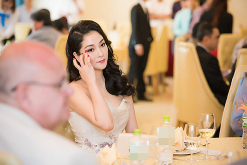 Nguyễn Thị Huyền đẹp mặn mà, quý phái đi sự kiện ảnh 5 nguyen thi huyen dep man ma, quy phai di su kien - 5
