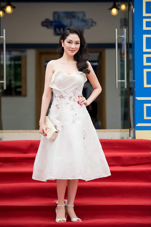 nguyen thi huyen dep man ma, quy phai di su kien - 2