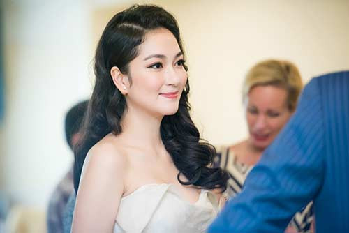Nguyễn Thị Huyền đẹp mặn mà, quý phái đi sự kiện ảnh 6 nguyen thi huyen dep man ma, quy phai di su kien - 6