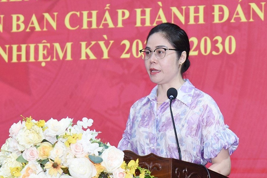 Phó Trưởng ban Tổ chức Tỉnh ủy Nguyễn Thị Thanh Hồng thông qua các quyết định mở lớp học. Phó Trưởng ban Tổ chức Tỉnh ủy Nguyễn Thị Thanh Hồng thông qua các quyết định mở lớp học.