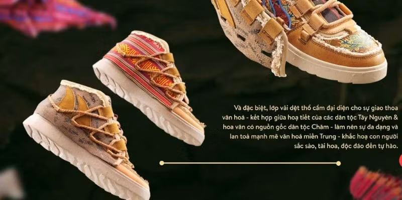 Mẫu giày của Biti’s muốn kể chuyện văn hóa miền Trung, nhưng lại nhầm hoa văn Trung Quốc. Ảnh chụp màn hình.