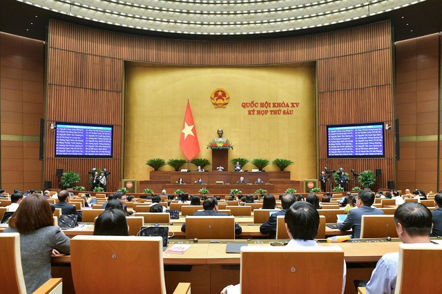 Quốc hội họp phiên toàn thể ở hội trường, thảo luận về Dự án Luật Tổ chức TAND (sửa đổi). 