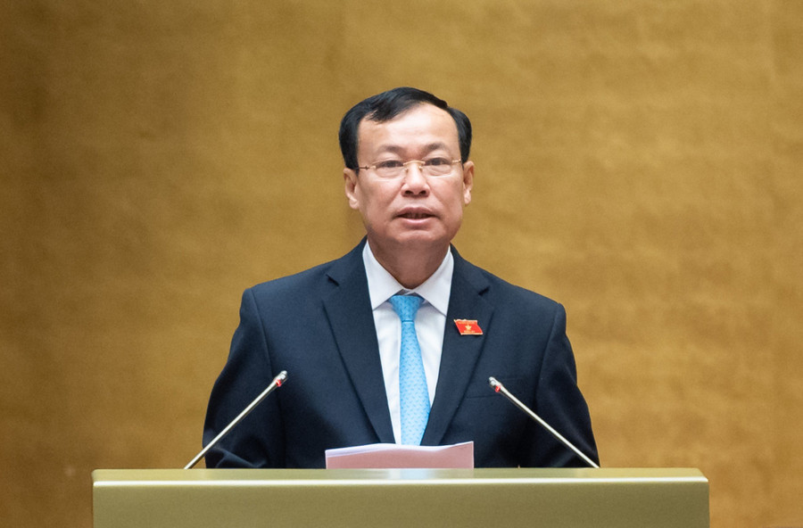 Ông Lê Tấn Tới, Chủ nhiệm Ủy ban Quốc phòng và An ninh của Quốc hội. Ông Lê Tấn Tới, Chủ nhiệm Ủy ban Quốc phòng và An ninh của Quốc hội.