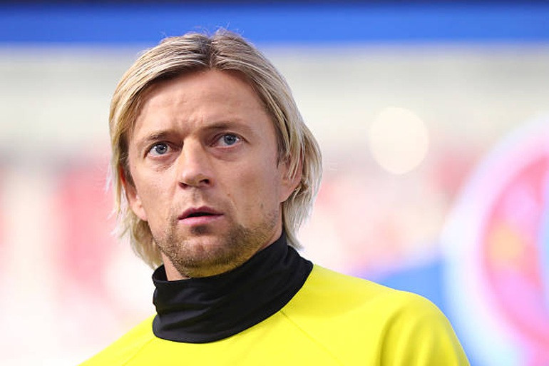Anatoliy Tymoshchuk bị cấm hoạt động bóng đá tại Ukraine. Anatoliy Tymoshchuk bị cấm hoạt động bóng đá tại Ukraine.