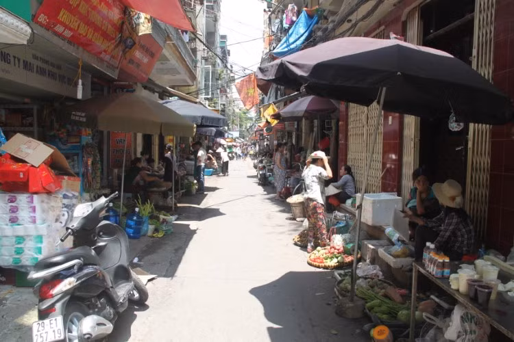 Làng Kim Liên nổi tiếng với nghề cắt tóc.