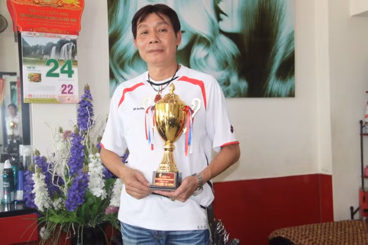 Anh Phạm Duy Hào ngoài những thành công về nghề, còn đào tạo miễn phí cho các bạn trẻ khó khăn.