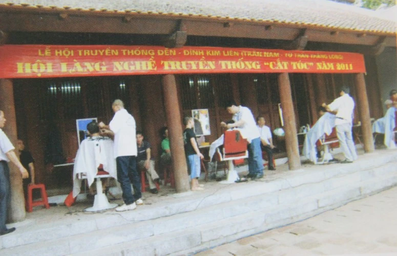 Hội thi cắt tóc làng Kim Liên.