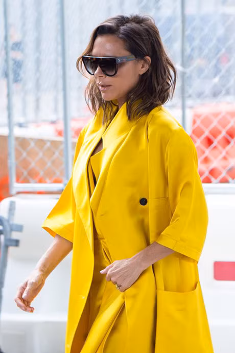 Victoria Beckham quyen ru va tre trung voi toc moi - Anh 1