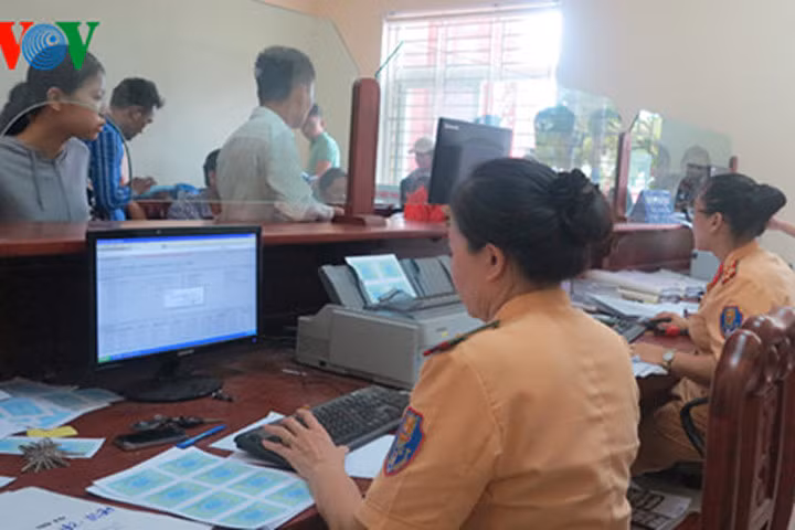 Biết sẽ bị xử phạt mới đổ xô đi đăng ký xe mô tô, xe máy điện