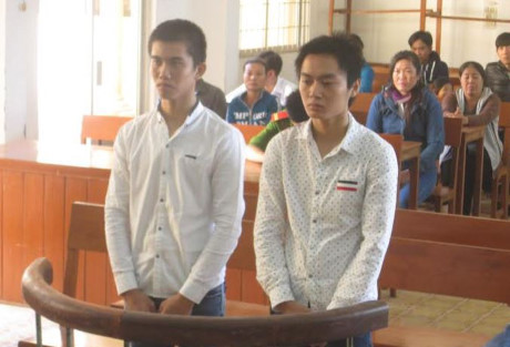 Cướp 300.000 đồng để nhậu, hai đối tượng lãnh án - Ảnh 1 Cuop 300.000 dong de nhau, hai doi tuong lanh an - Anh 1