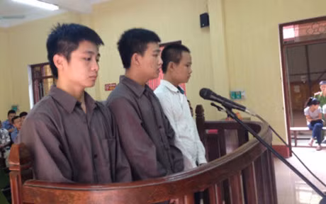 Chem nha bao o Thai Nguyen vi phong su khai thac vang trai phep - Anh 2