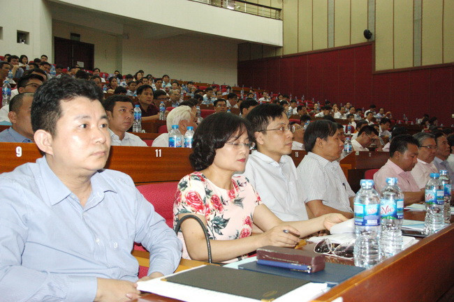 Các đại biểu dự hội nghị Các đại biểu dự hội nghị