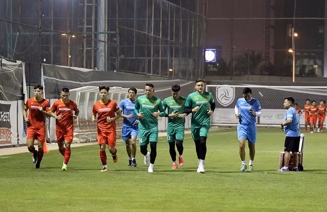 Văn Lâm có buổi tập đầu tiên cùng đội tuyển Việt Nam sau gần 2 năm vắng mặt.