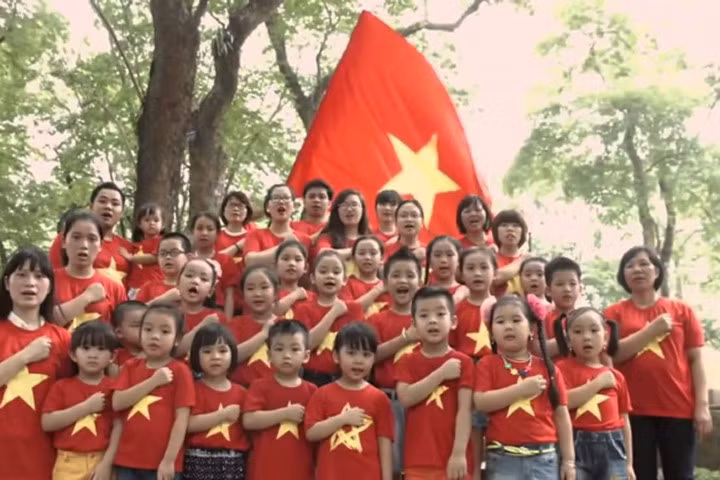 Ca sĩ Minh Quân: "Nhiều người nói tôi lợi dụng đánh bóng tên tuổi"