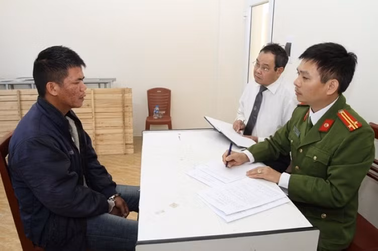 Hà Văn Hoát tại cơ quan điều tra.