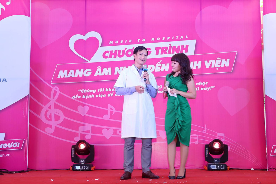 Ca sĩ Thái Thùy Linh mang tới chương trình nhiều màn trình diễn thật sôi động Ca sĩ Thái Thùy Linh mang tới chương trình nhiều màn trình diễn thật sôi động