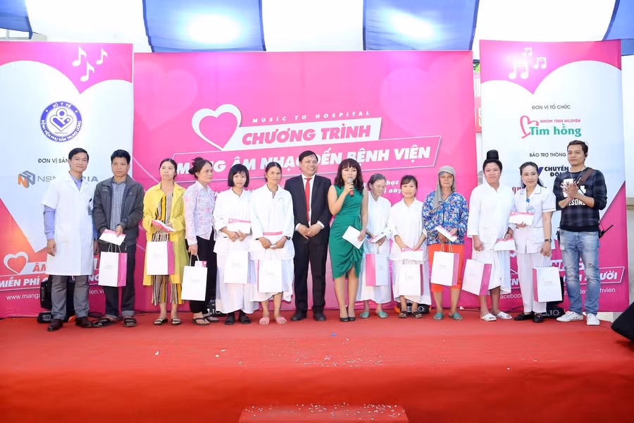 Chương trình "Mang âm nhạc đến bệnh viện" đã mang lại tiếng cười cho những người bệnh