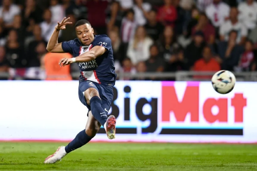 Messi 2 lần kiến tạo cho Mbappe ghi bàn ở vòng 12 Ligue 1. Messi 2 lần kiến tạo cho Mbappe ghi bàn ở vòng 12 Ligue 1.