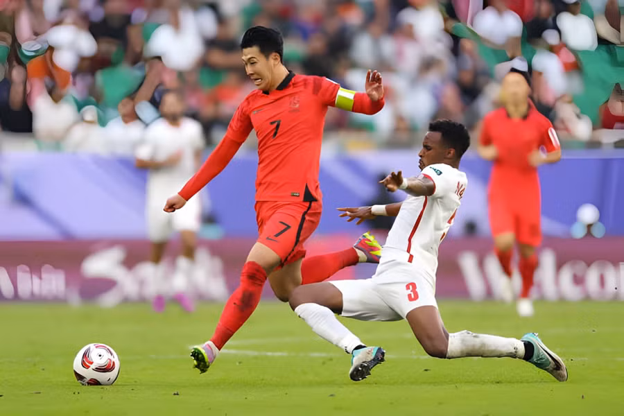 Son Heung-min ghi bàn giúp Hàn Quốc vất vả cầm hoà Jordan 2-2.