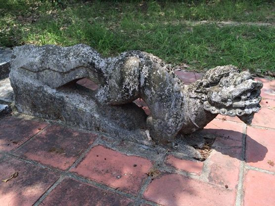 Đề tài sấu đá ở lăng Vũ Hồng Lượng.