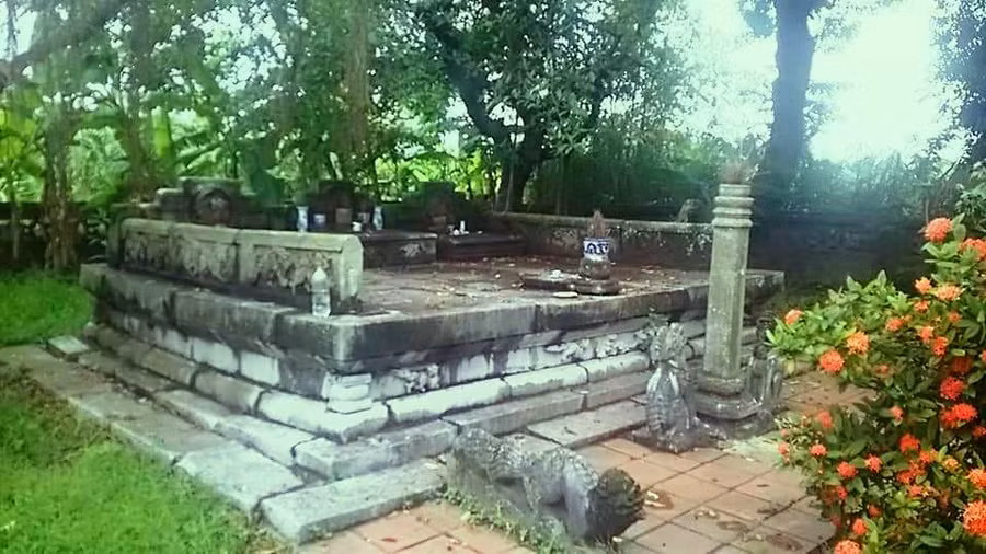 Mộ phần Tiến sĩ Vũ Hồng Lượng.