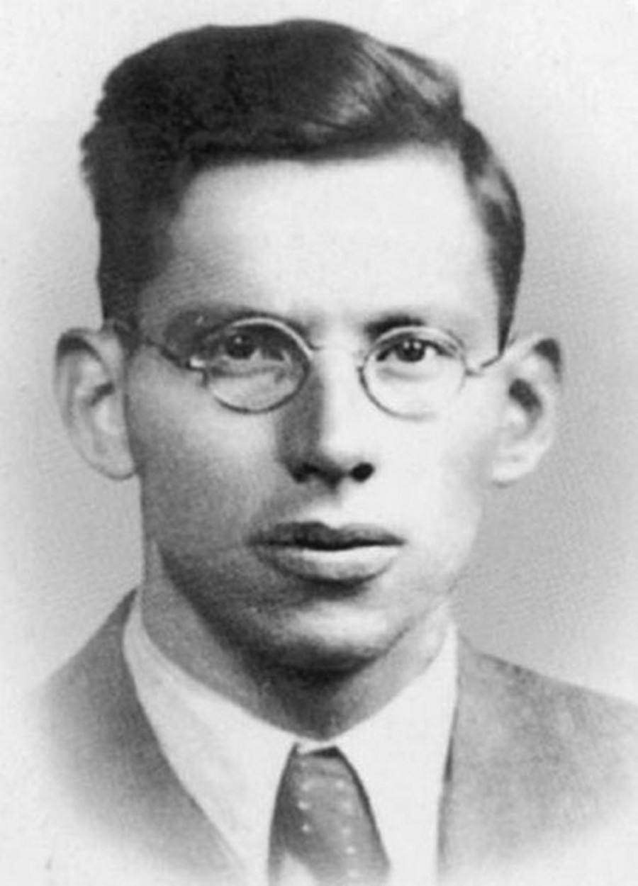 Koval là điệp viên duy nhất thâm nhập thành công vào 'Dự án Manhattan'. Koval là điệp viên duy nhất thâm nhập thành công vào 'Dự án Manhattan'.