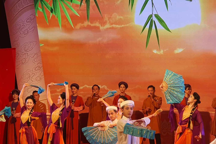 Chương trình nghệ thuật về thân thế sự, nghiệp và công lao của La Sơn phu tử Nguyễn Thiếp. Chương trình nghệ thuật về thân thế sự, nghiệp và công lao của La Sơn phu tử Nguyễn Thiếp.