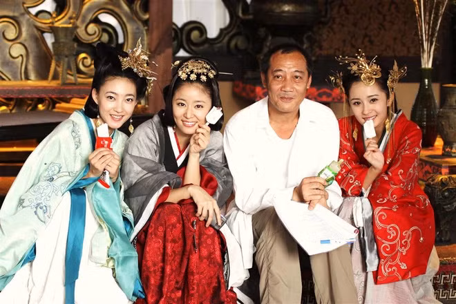 Bi hai hau truong sao Hoa ngu mac co trang giua mua he hinh anh 3 hau_truong_phim_3.jpg