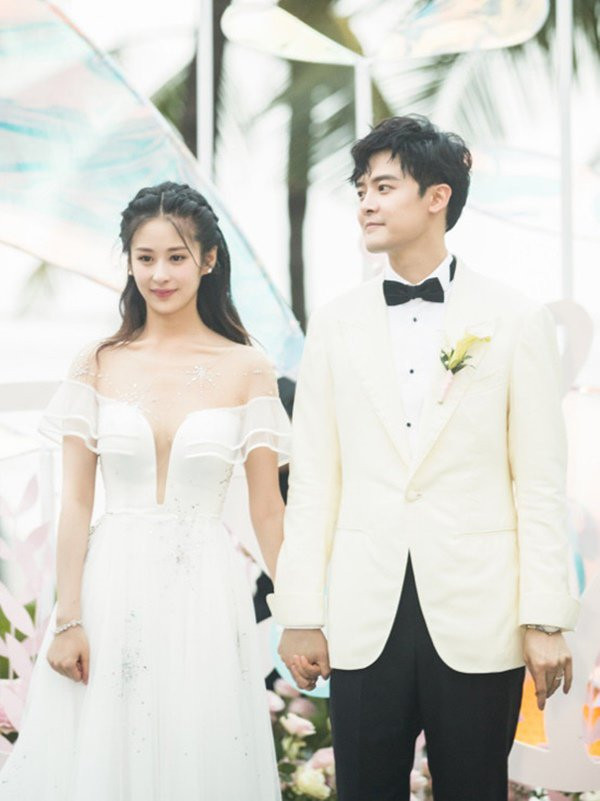 Cưới Dương Mịch “chạy bầu”, Lưu Khải Uy vẫn một lòng nhớ thương người cũ? ảnh 6 luu khai uy cuoi duong mich vi "chay bau", van mot long nho thuong nguoi cu - 8