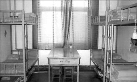 Ký túc xá nữ tại Trường Trung học số 1 Tĩnh Hải.