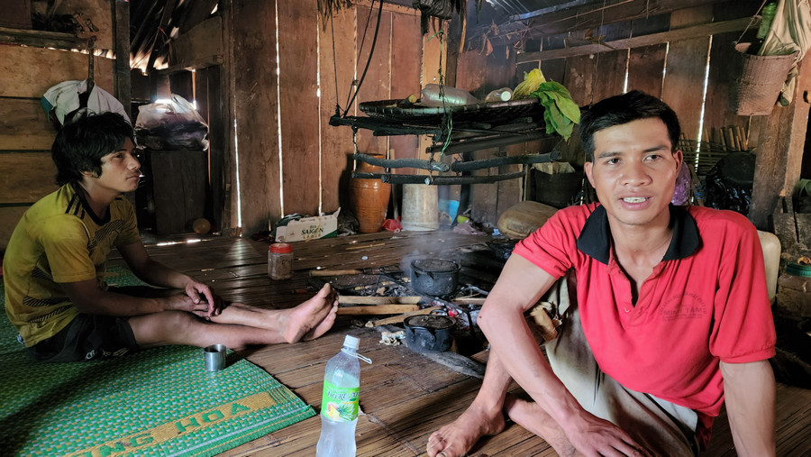 Chủ tịch UBND xã Mường Hoong cho biết đã hoàn trả lại toàn bộ số tiền đã thu của người dân. Chủ tịch UBND xã Mường Hoong cho biết đã hoàn trả lại toàn bộ số tiền đã thu của người dân.