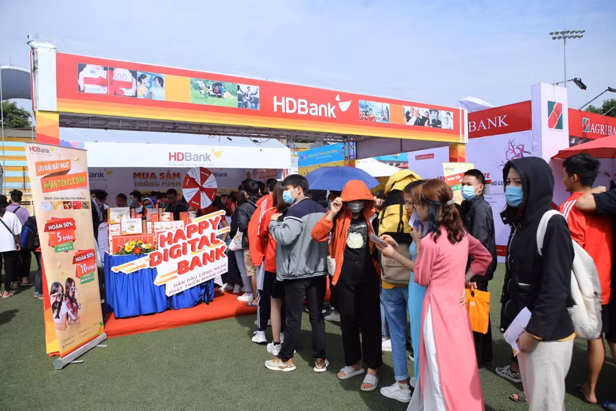 Ngày thẻ Việt Nam lần thứ nhất