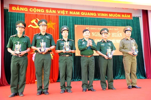 Bế mạc hội nghị tập huấn giảng viên, giáo vên GDQPAN khu vực phía Nam