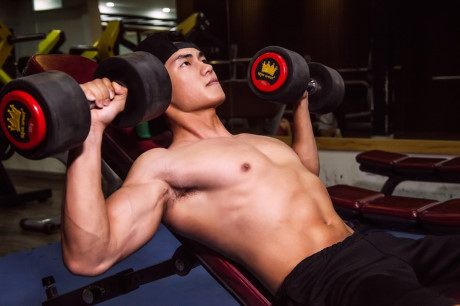 Bài tập giúp cơ ngực vạm vỡ của 9X đẹp trai - Ảnh 7 Bai tap giup co nguc vam vo cua 9X dep trai - Anh 7