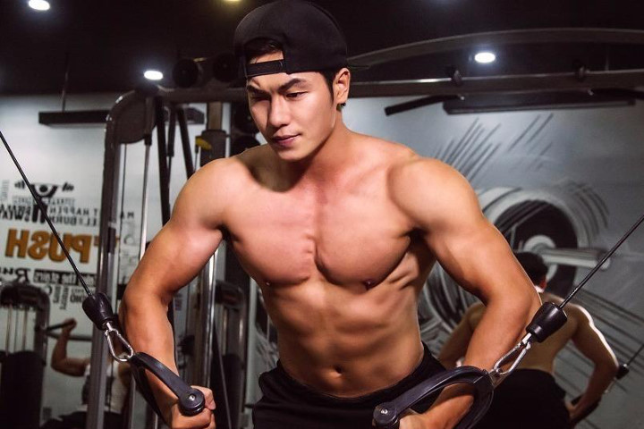Bài tập giúp cơ ngực vạm vỡ của 9X đẹp trai
