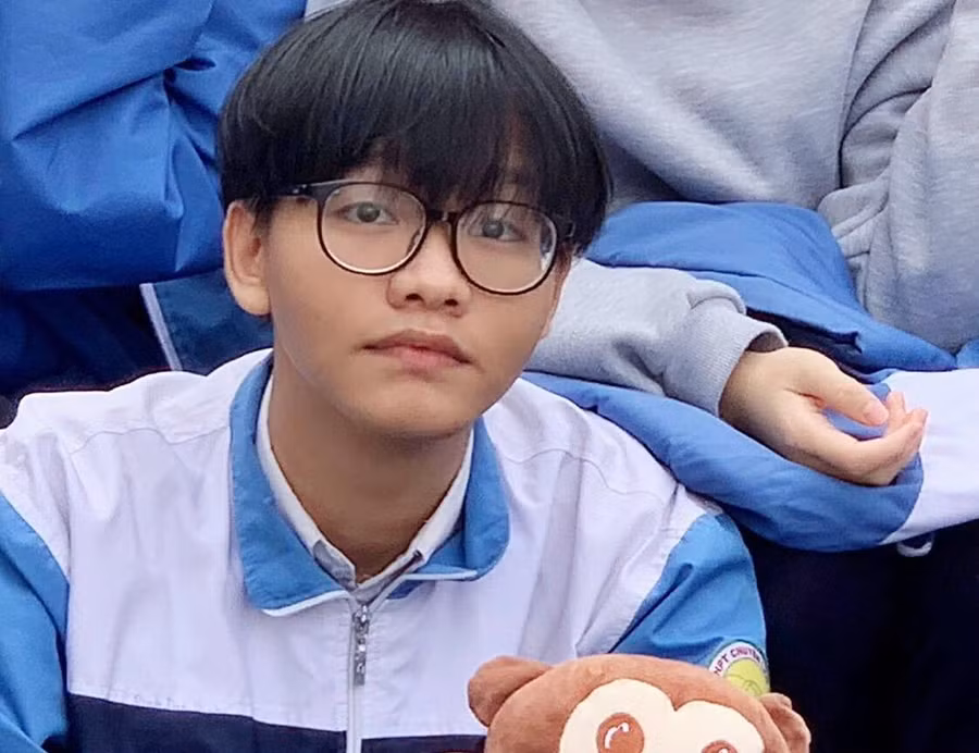 Em Đinh Thế Minh, lớp 12 chuyên Anh, Trường THPT chuyên Lào Cai đạt 8.5 IELTS ở lần thi đầu tiên. 