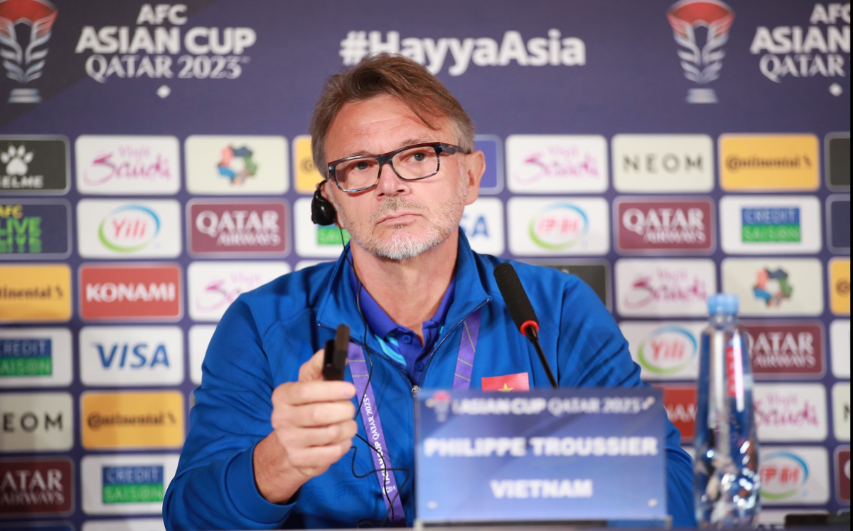 HLV Philippe Troussier tự tin khi ĐT Việt Nam đấu Nhật Bản tại Asian Cup 2023. HLV Philippe Troussier tự tin khi ĐT Việt Nam đấu Nhật Bản tại Asian Cup 2023.