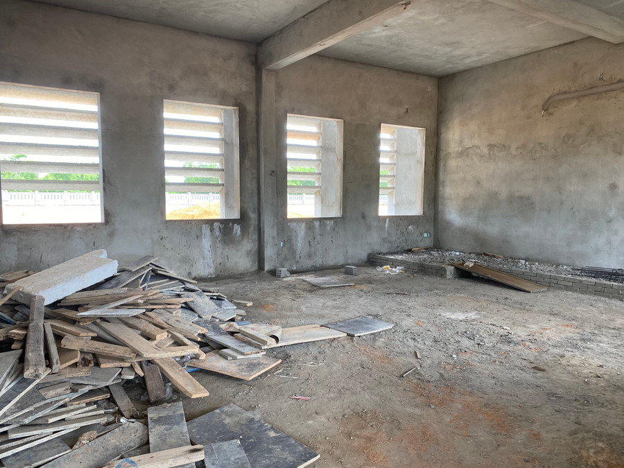 Dự án Trường THPT Trần Đại Nghĩa chậm tiến độ do vướng giải phóng mặt bằng. Ảnh: Hoàng Vinh