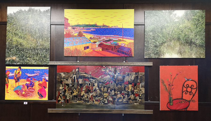 Triển lãm hội tụ nhiều tác phẩm độc đáo.